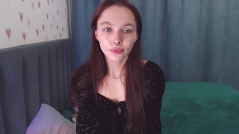 Chloe online show from November 30, 12:42 pm