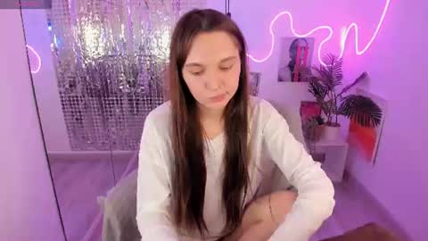 Chloe online show from July 3, 6:20 am