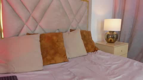 chloe_wilson7 online show from February 21, 2:23 am