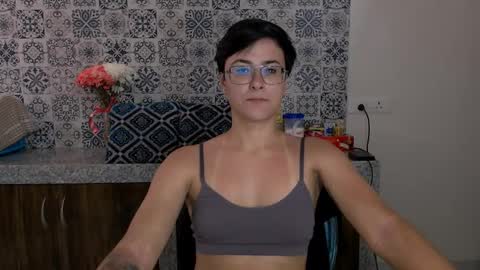 Eva and Sandra online show from February 18, 8:38 am