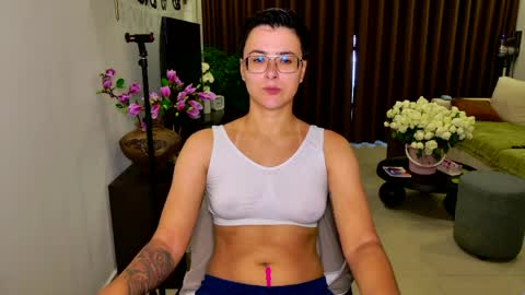 Eva and Sandra online show from May 23, 8:40 am