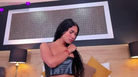 Chloe  online show from March 29, 1:33 pm