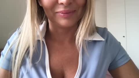 Chloe online show from July 23, 2:04 pm