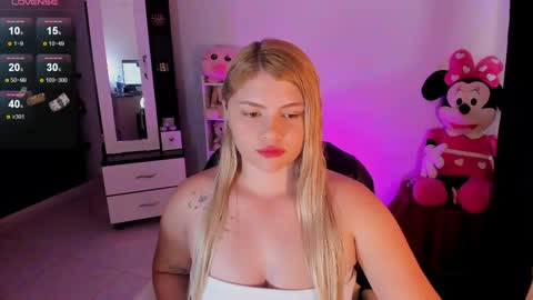 Chloee online show from March 7, 8:55 pm