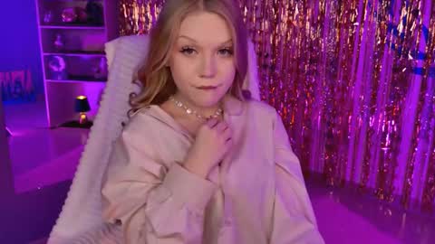 ChloeWight online show from March 9, 1:37 pm