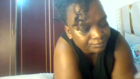 Snapshot of chocobabe002 chatting on June 18, 2:34 am chocobabe002 online show from June 18, 2:34 am