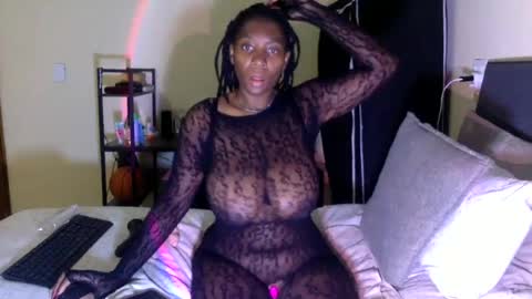 Snapshot of chocolate808 chatting on July 14, 1:52 am Exotic Chocolate online show from July 14, 1:52 am