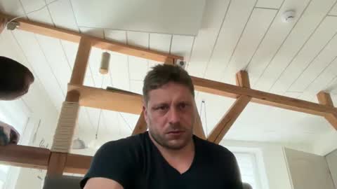 Chris online show from April 13, 8:09 am