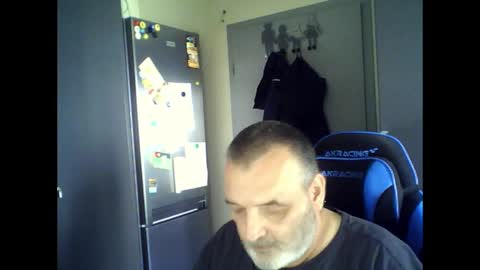 Chris online show from June 6, 11:48 am