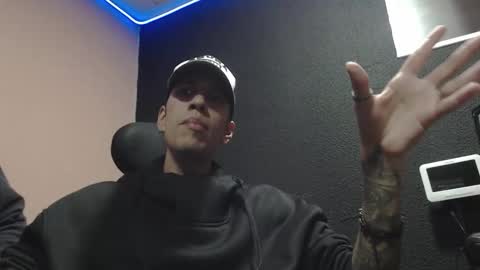 Snapshot of chris_castro chatting on October 1, 11:33 pm ChrisG online show from October 1, 11:33 pm