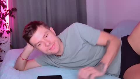 chris_love47 online show from November 9, 5:44 pm