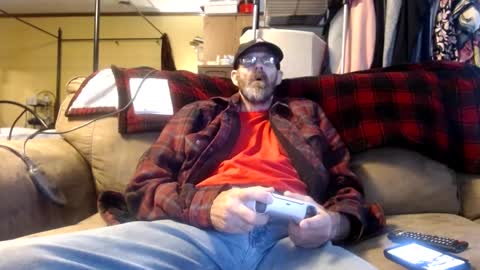 Snapshot of chrisintn chatting on October 8, 3:09 pm chrisintn online show from October 8, 3:09 pm