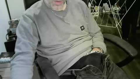 Snapshot of chrisprngr chatting on January 12, 9:42 pm chrisprngr online show from January 12, 9:42 pm