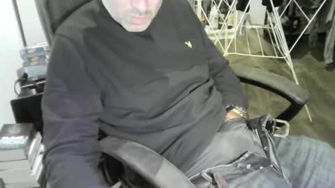 Snapshot of chrisprngr chatting on January 18, 8:12 pm chrisprngr online show from January 18, 8:12 pm