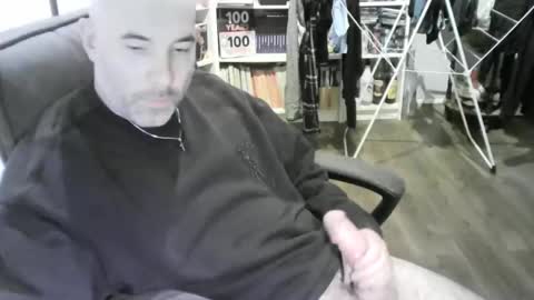 Snapshot of chrisprngr chatting on February 10, 1:26 pm chrisprngr online show from February 10, 1:26 pm