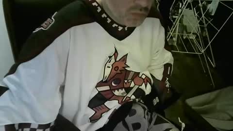 Snapshot of chrisprngr chatting on February 15, 3:42 pm chrisprngr online show from February 15, 3:42 pm