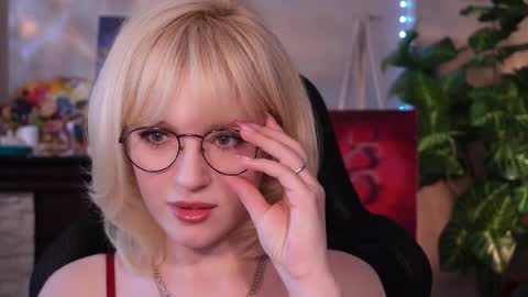 chriss_foxx online show from June 6, 3:39 pm