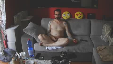 Snapshot of christian23hot chatting on July 11, 8:39 am Chris online show from July 11, 8:39 am