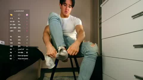 UPVOTE ME ------  ILL DO SOMETHING FOR FREE online show from March 31, 6:03 am