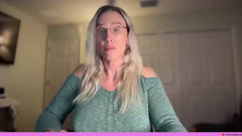 Snapshot of christinabruce chatting on February 5, 4:00 pm Chris Tina Bruce online show from February 5, 4:00 pm