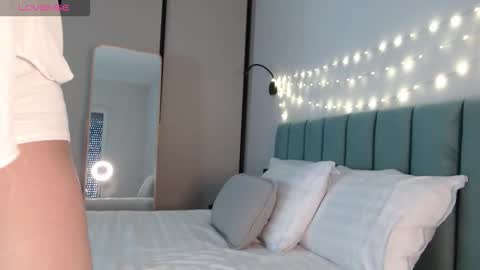 chris online show from February 3, 8:30 am