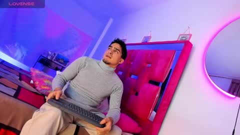 christopher online show from April 28, 11:21 pm