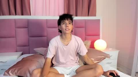 Chris online show from May 3, 7:31 pm