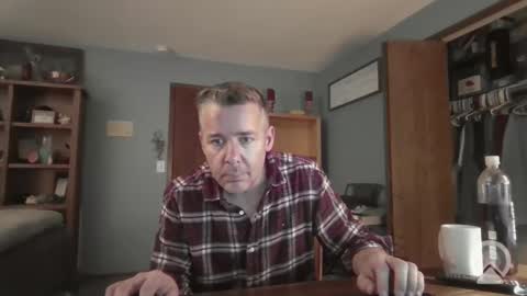 chrisw8121 online show from March 22, 2:26 am