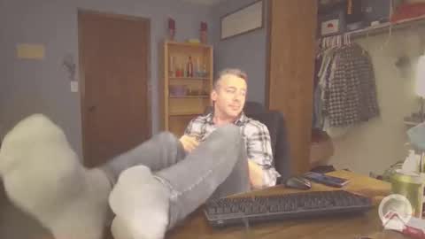 chrisw8121 online show from April 7, 4:13 am