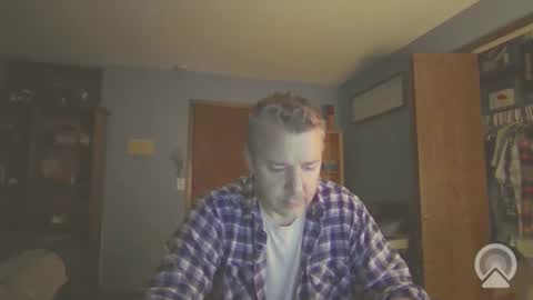 chrisw8121 online show from April 8, 2:55 am