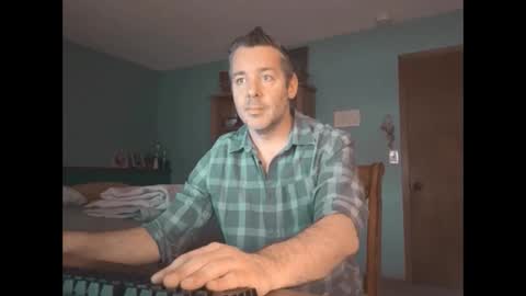 chrisw8121 online show from April 17, 9:29 pm