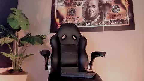 chrizmacgregor online show from December 18, 12:17 am