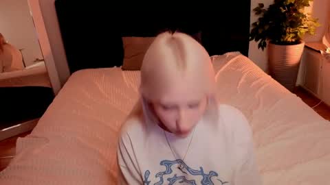 EvaBlonde TayaBrunette EliieBlack hair online show from May 16, 7:56 pm