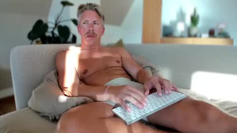 ChrisBang online show from July 6, 5:37 pm
