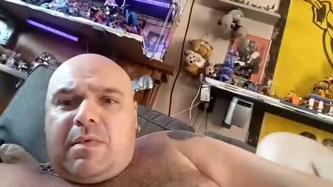 Snapshot of chubbyman43 chatting on June 2, 8:38 am chubbyman43 online show from June 2, 8:38 am