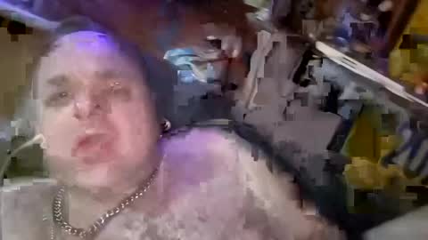 Snapshot of chubbyman43 chatting on June 14, 3:52 am chubbyman43 online show from June 14, 3:52 am