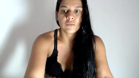 Snapshot of cielonoir04 chatting on June 8, 9:48 pm Cielo Noir online show from June 8, 9:48 pm