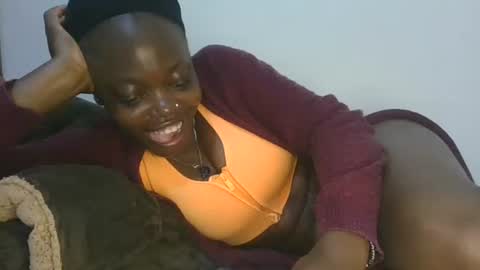 cilia petite online show from December 16, 10:20 am