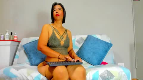 Cinderela Jackson online show from April 16, 11:33 am