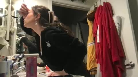 Carmen online show from April 6, 10:11 pm