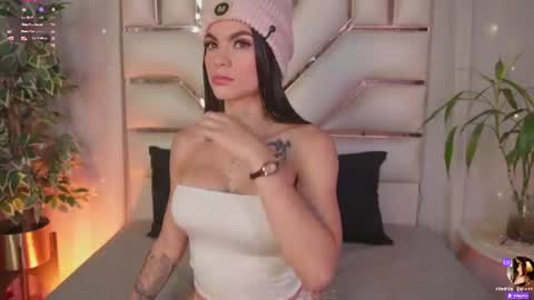 Snapshot of cinthia_jones2 chatting on July 14, 5:56 am Cinthia online show from July 14, 5:56 am