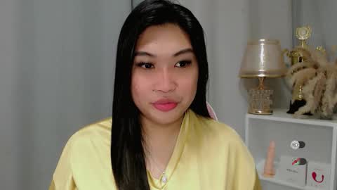Snapshot of claire_wntr chatting on May 2, 3:11 am CLAIRE online show from May 2, 3:11 am