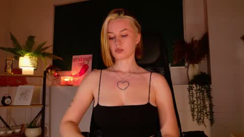 Claire online show from July 28, 8:52 pm