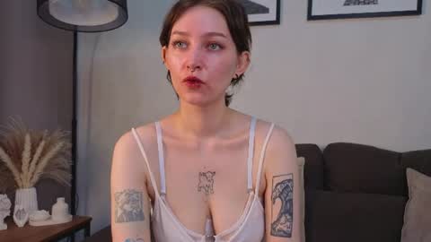 Snapshot of clairwittenmyer chatting on July 10, 1:10 am Im Amy online show from July 10, 1:10 am
