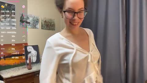 Selena online show from March 27, 2:39 pm