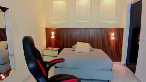 Snapshot of clarise_hall chatting on June 24, 12:37 pm C L A R I S E online show from June 24, 12:37 pm