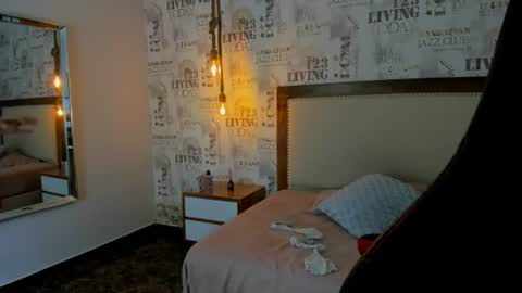 Snapshot of clarise_hall chatting on June 30, 6:53 pm C L A R I S E online show from June 30, 6:53 pm