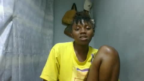 Snapshot of clarisse98 chatting on December 14, 8:02 pm clarisse98 online show from December 14, 8:02 pm