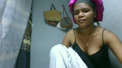 Snapshot of clarisse98 chatting on January 6, 4:49 am clarisse98 online show from January 6, 4:49 am
