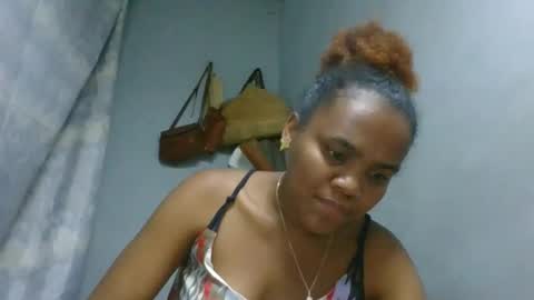 Snapshot of clarisse98 chatting on January 7, 6:10 pm clarisse98 online show from January 7, 6:10 pm